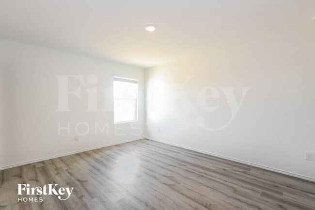 Building Photo - 131 Agave Cir