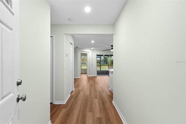 Building Photo - 26922 White Plains Way