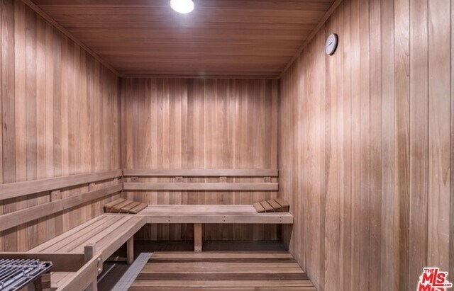 Sauna in gym - 2170 Century Park E