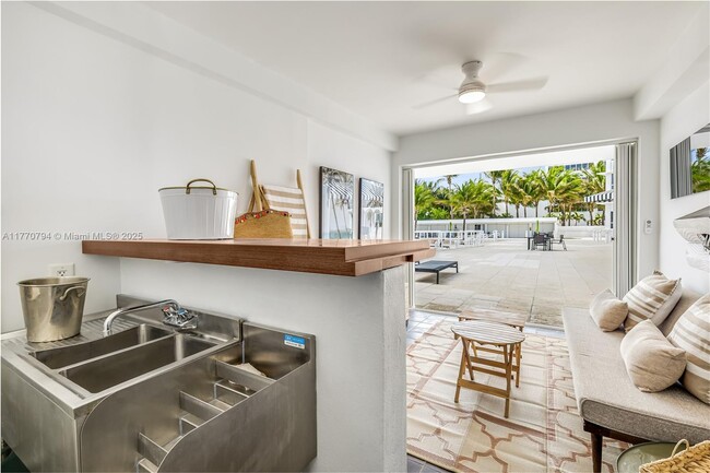 Building Photo - 4925 Collins Ave