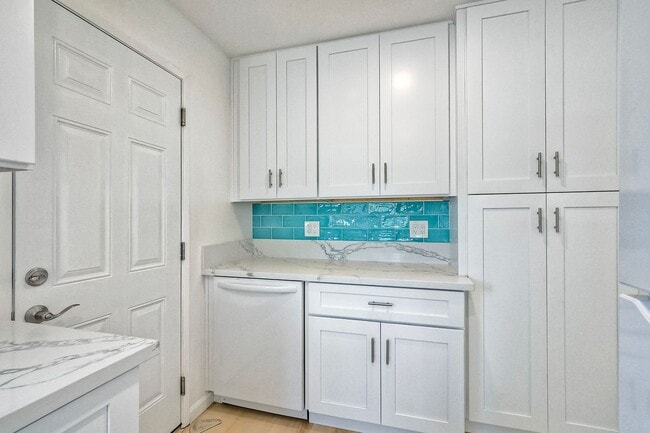 Building Photo - 55 yrs Plus ONLY Community! Lovely and Breathtaking 2 Bed 2 Bath unit in Oceanside