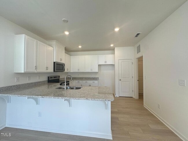 Building Photo - 701 Kerry Cattle Dr