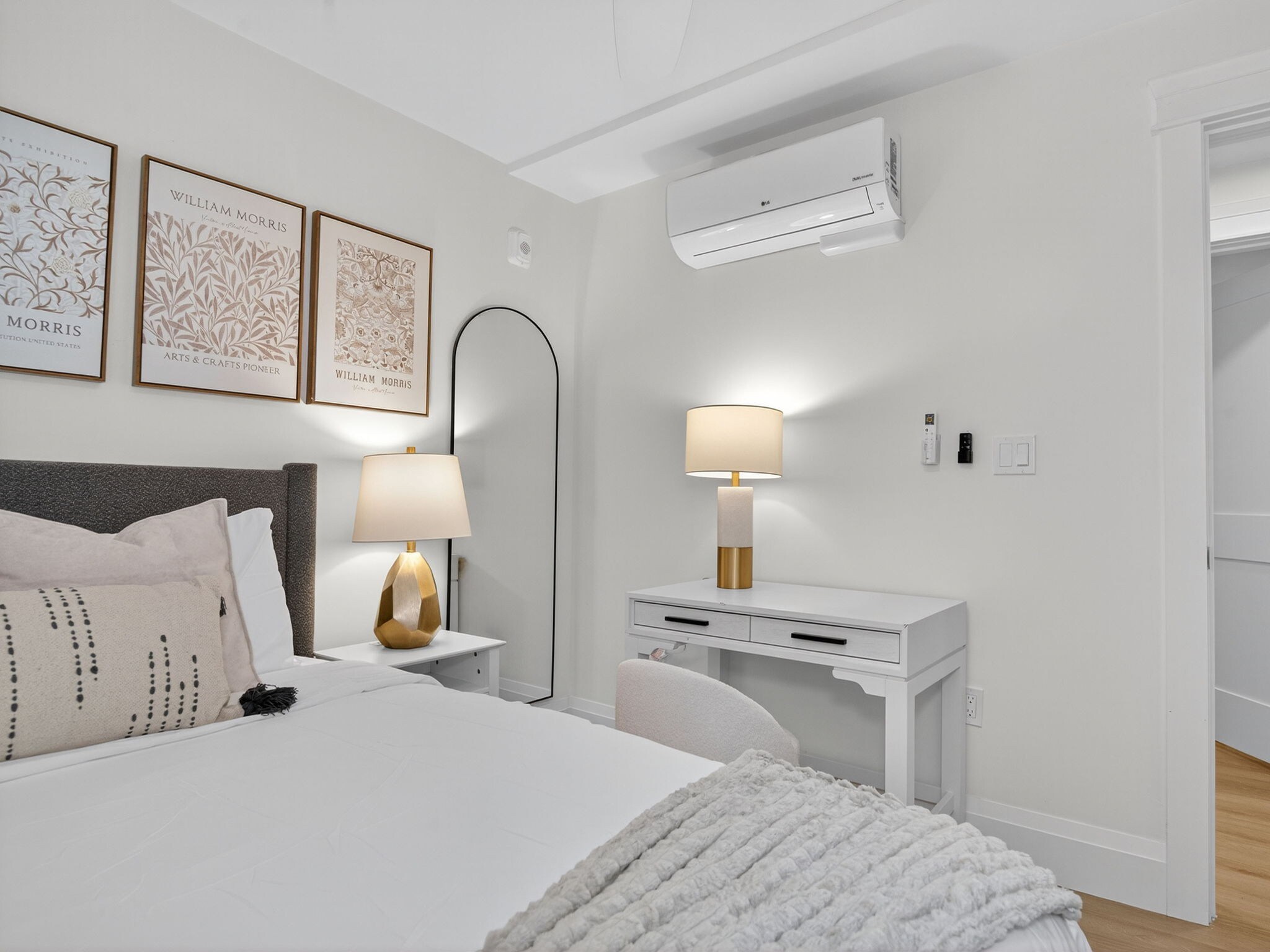 Building Photo - 359 Broadway