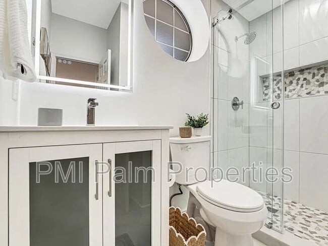 Building Photo - 225 Cypress Point Dr