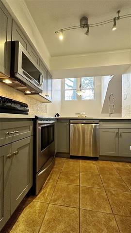 Building Photo - 18240 Midway Rd