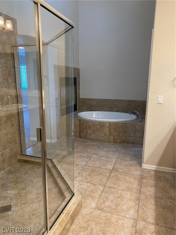 Building Photo - 364 Hanbury Manor Ln