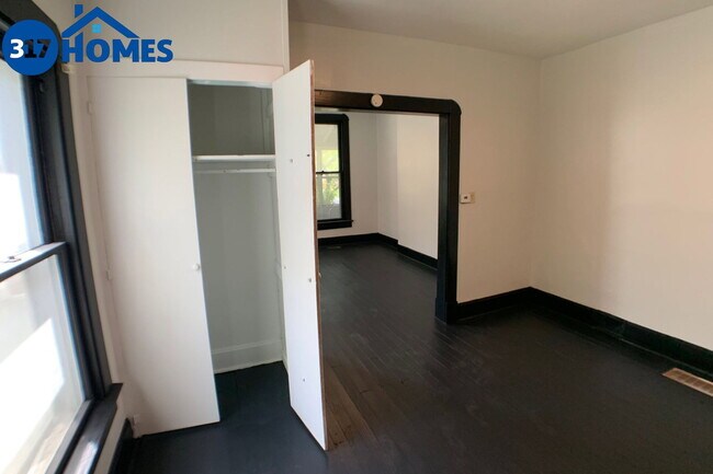 Building Photo - 2111 S Garfield Dr