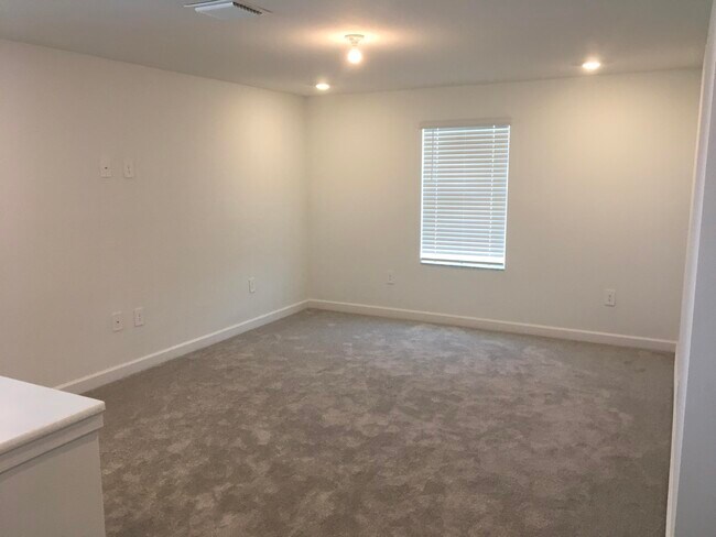 Building Photo - 12226 SW Roma Cir