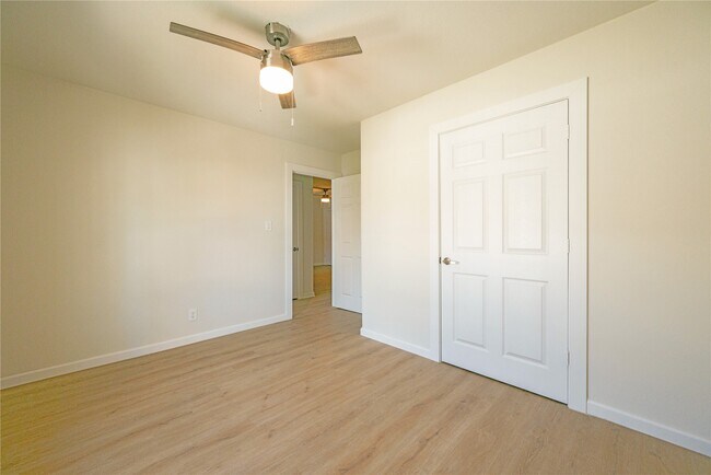 Building Photo - 912 Church St