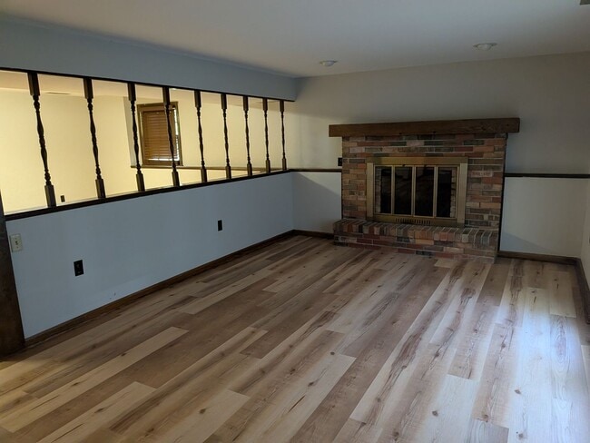 Building Photo - 2513 Lilac Dr