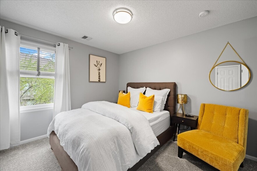 Jack n jill Bedroom 2 - 8004 W 146th St