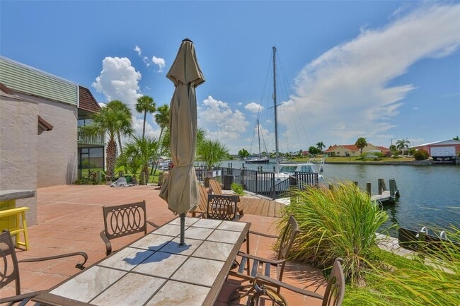 Building Photo - 1028 Apollo Beach Blvd