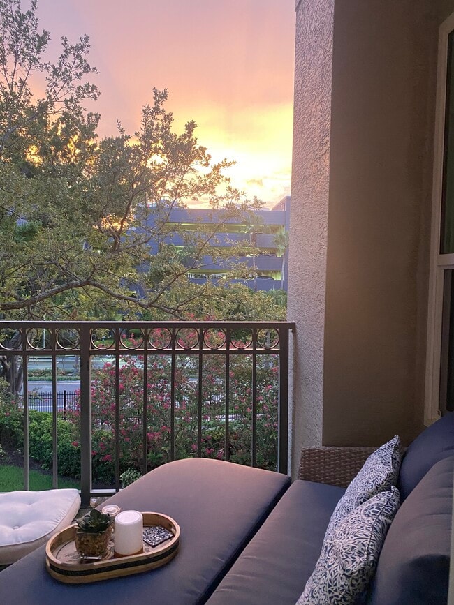 Building Photo - 705 Seagate Dr