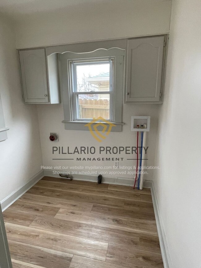 Building Photo - Renovated 3 Bedroom Home in Tuxedo Park, Available NOW!