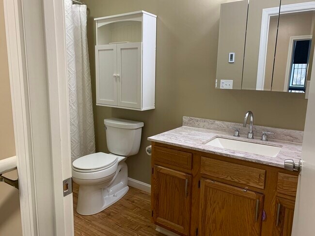 Building Photo - 1098 Stafford St