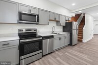 Building Photo - 3 bedrooms, 3.5 bathrooms