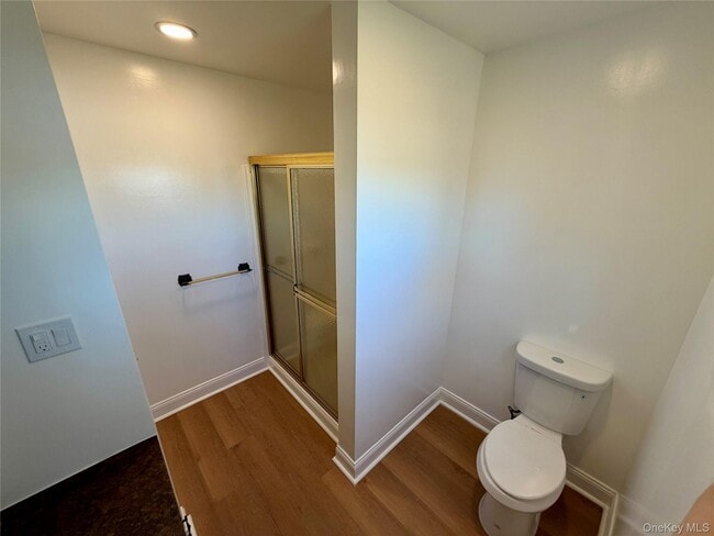 Building Photo - 116 Alexander Ave