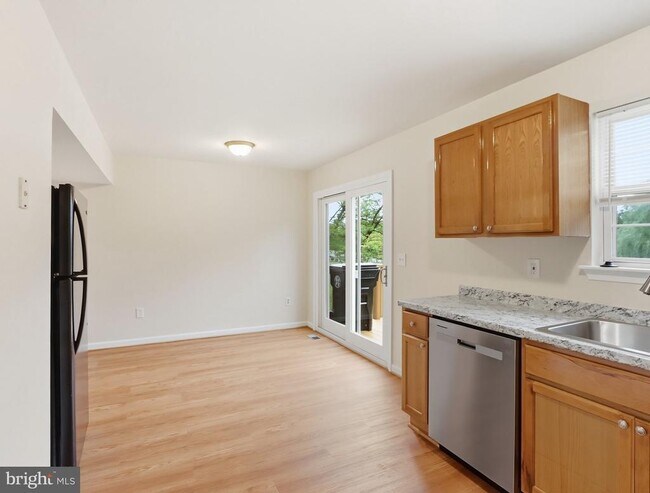 Building Photo - 7203 Rutherford Green Cir