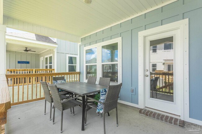 Building Photo - 14342 Gardenglen Dr