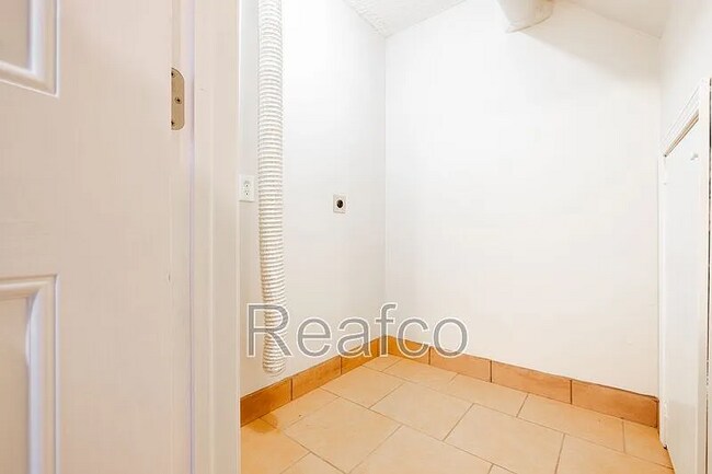 Building Photo - 2846 Baughman Ave