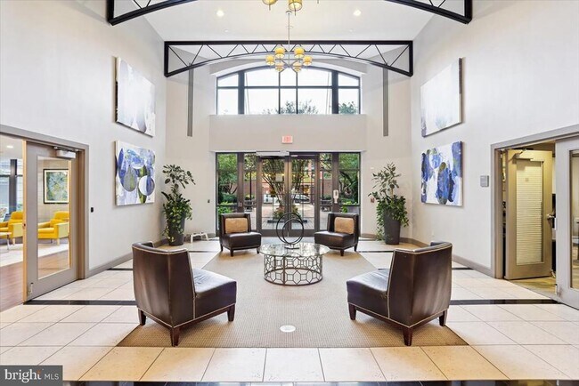 Building Photo - 1021 N Garfield St