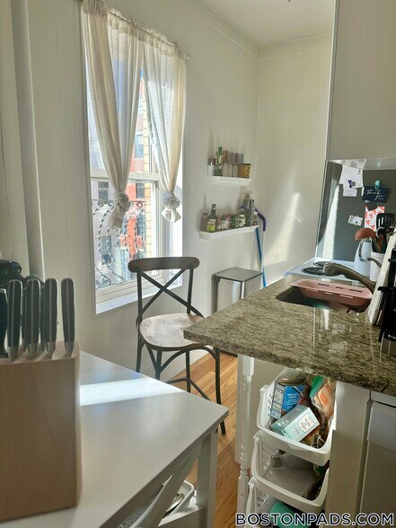 Building Photo - 108 Myrtle St