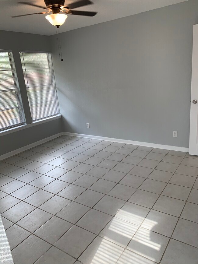 bedroom 1 - 3877 Herschel St