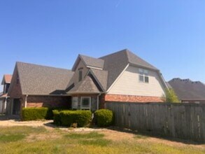 Building Photo - Spacious 4 Bedroom Home in Centerton!