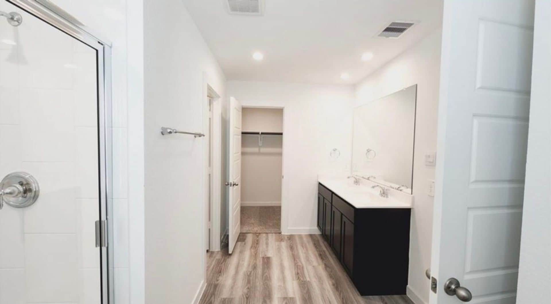 Building Photo - 2911 Crown Gate Dr