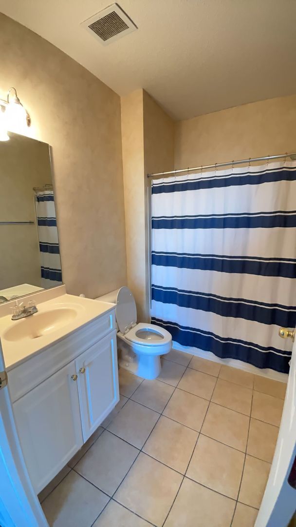 Building Photo - Beautiful unfurnished 2 bedroom/2 bath condo in Heatherstone at Berkshire