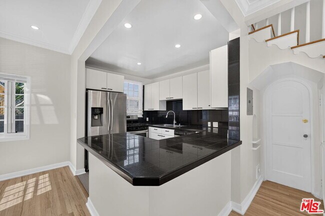 Building Photo - 215 S Gale Dr
