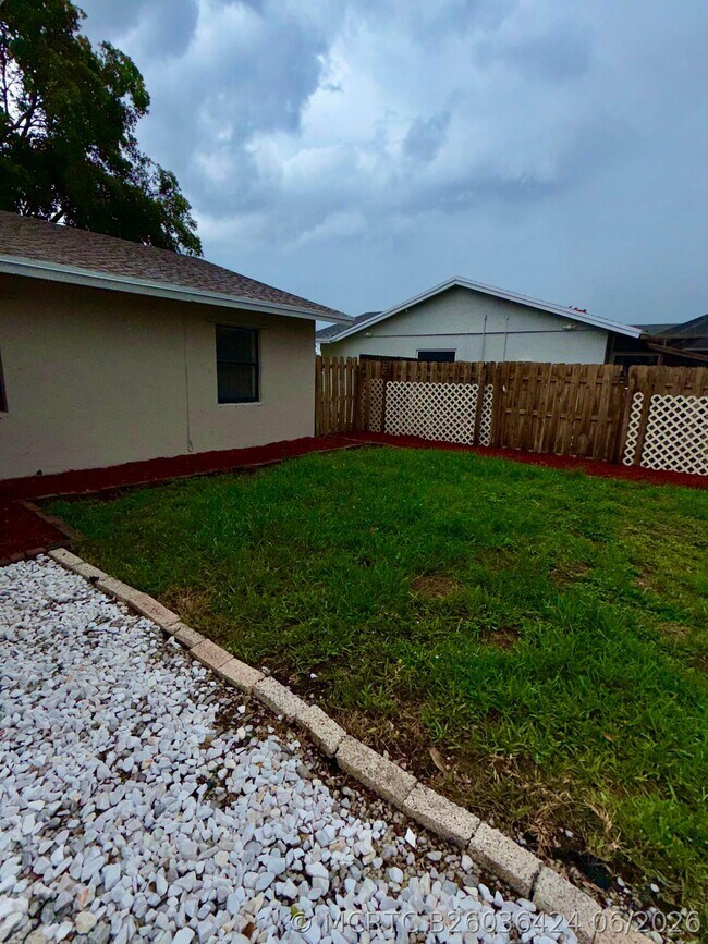 Building Photo - 9392 Affirmed Ln