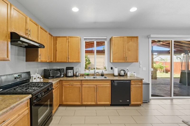 Building Photo - 252 S Kona Ave