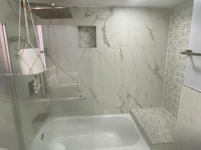 Building Photo - 2242 Polk St