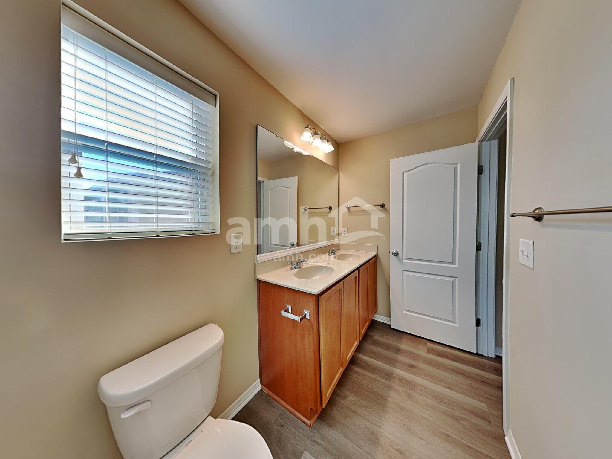 Building Photo - 96 Yarmouth Dr