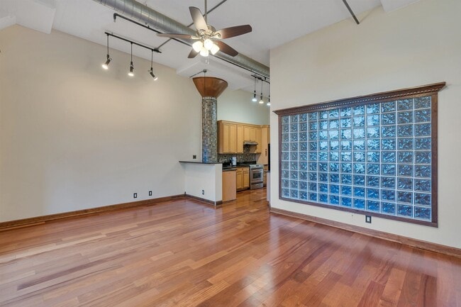 Building Photo - 689 Marin Blvd