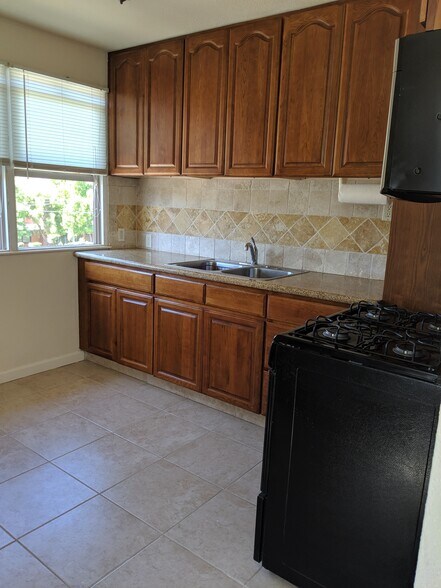 Upgraded kitchen - 610 Union Ave