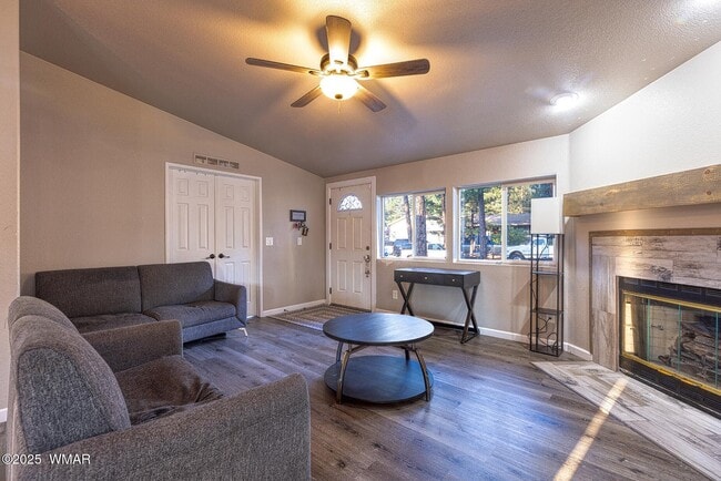 Building Photo - 430 Timber Ridge Loop