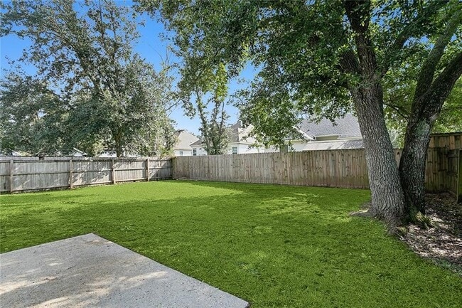 Building Photo - 530 Northshore Ln