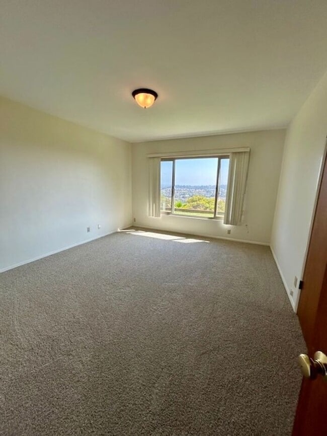 Building Photo - Riviera Home with City & Ocean Views - Ava...