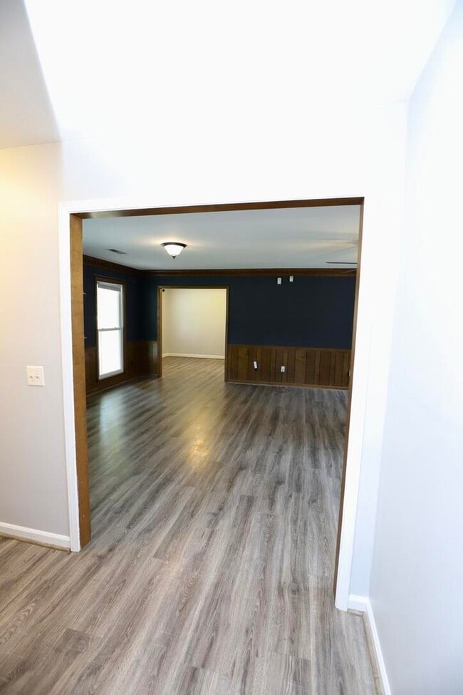 Building Photo - 579 Sierra St