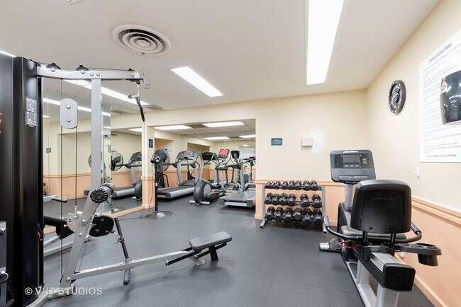 Building Photo - 3950 N Lake Shore Dr