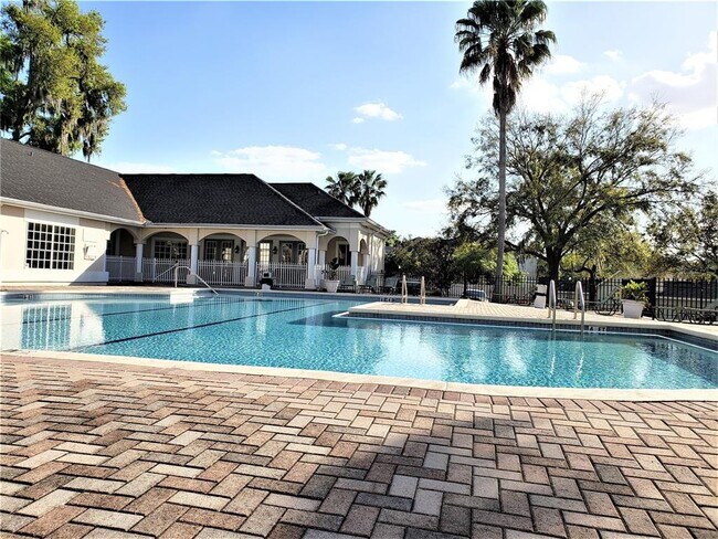 Building Photo - 4240 Summer Landing Dr