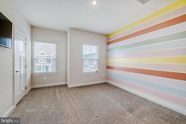 Building Photo - 6425 Greenleigh Ave