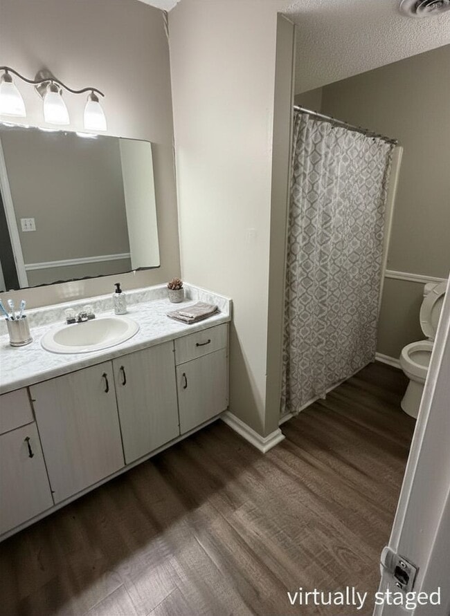 Building Photo - 420-422 Sioux Trail