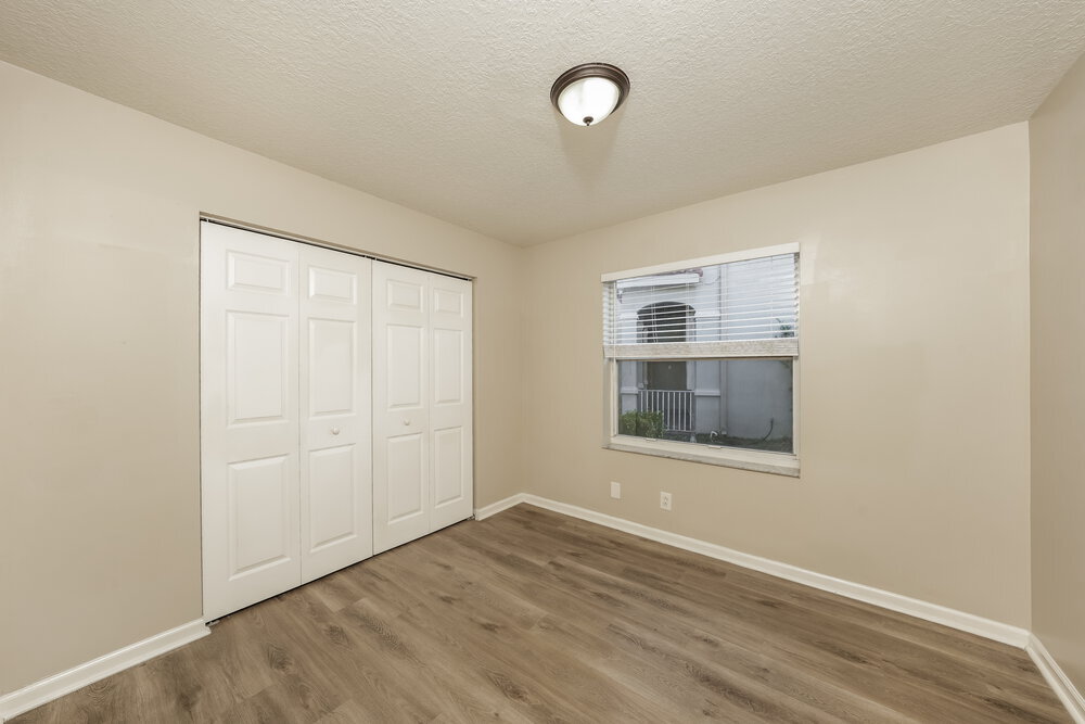 Building Photo - 966 Bluewood Terrace