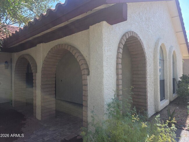Building Photo - 3925 E Tonto St