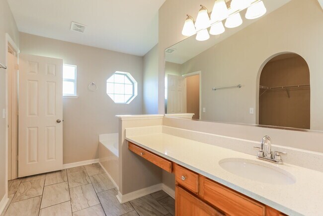 Building Photo - 1812 Norseman Ct