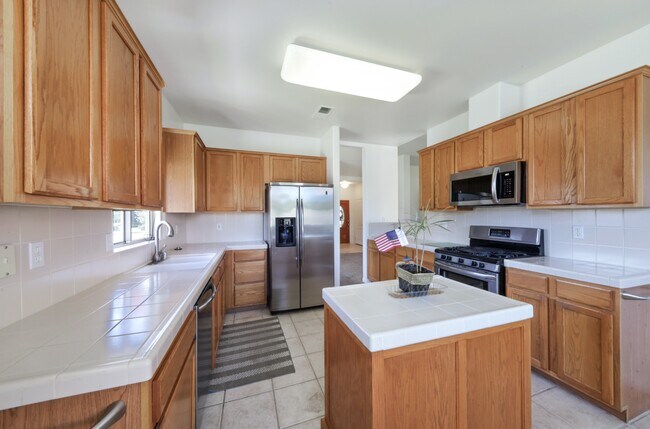 Building Photo - 9802 Bourbon Rose Ct