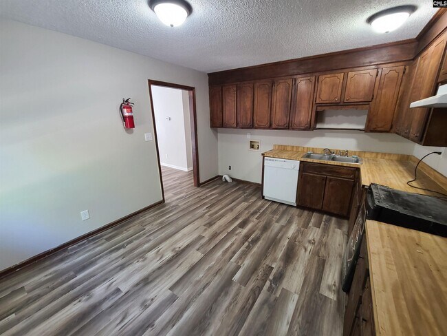 Building Photo - 134 Calvin Ct